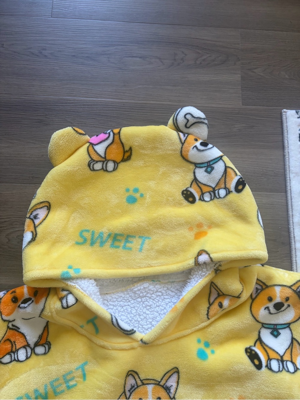 Cozy Yellow Corgi oodie Fleece Hooded Robe Sweatshirt - Picture 3 of 3